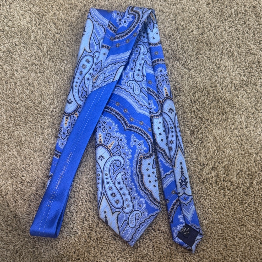 Ermenegildo Zegna Blue Paisley Silk Tie with Gold Accents